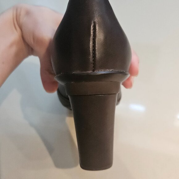 TSUBO Women's Brown Leather 4-inch Pumps with Tan Trim - Picture 12 of 14